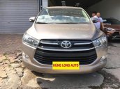 Cần bán xe Toyota Innova 2.0E năm sản xuất 2017, màu xám, giá chỉ 719 triệu