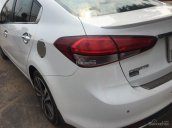 Cần bán Kia Cerato 1.6 năm 2017, màu trắng