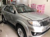 Cần bán gấp Toyota Fortuner 2.7V 4x2 AT 2015, màu bạc chính chủ