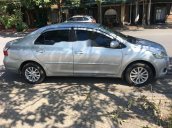 Cần bán Toyota Vios E đời 2010, màu bạc như mới