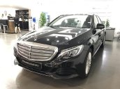 Bán xe Mercedes C250 đen, đăng kí 2017, đã qua sử dụng chính hãng