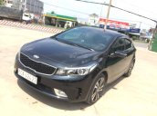 Bán xe Kia Cerato sản xuất 2017 AT, màu đen, 585 triệu