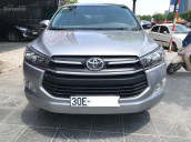 Cần bán lại xe Toyota Innova đời 2016 màu bạc, giá tốt