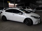 Bán Kia Cerato 1.6MT màu trắng, số sàn, sản xuất 2016 biển Sài Gòn