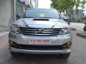 Cần bán xe Toyota Fortuner 2.5G MT đời 2015, màu bạc