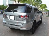 Cần bán xe Toyota Fortuner 2.5G MT đời 2015, màu bạc