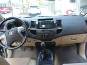 Cần bán xe Toyota Fortuner 2.5G MT đời 2015, màu bạc