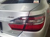 Bán Toyota Camry 2.0E đời 2016, màu bạc xe gia đình