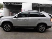 Cần bán xe Kia Sorento 2018 số tự động, màu bạc zin 99,99%