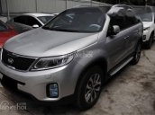 Cần bán xe Kia Sorento 2018 số tự động, màu bạc zin 99,99%