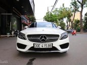 Cần bán xe Mercedes C300 AMG sản xuất 2016, màu trắng