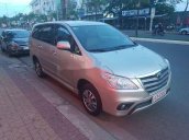 Cần bán lại xe Toyota Innova E đời 2016, màu bạc 