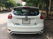 Cần bán Ford Focus Ecoboost đời 2016, màu trắng