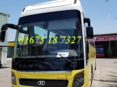 Bán xe Hino Universe K47 sản xuất 2018, hai màu