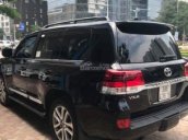 Cần bán Toyota Land Cruiser VX 2017, màu đen, nhập khẩu