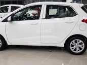 Cần bán Hyundai Grand i10, màu trắng, có xe giao ngay