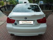 Cần bán BMW 3 Series 320i đời 2010, màu trắng, 530 triệu