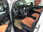 Bán xe Toyota Innova 2.0 giao ngay