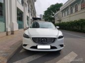 Cần bán gấp Mazda 6 2.0 Premium sản xuất năm 2017, màu trắng, giá cạnh tranh