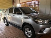 Cần bán Toyota Hilux sản xuất 2017, màu bạc như mới, 720 triệu