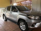 Cần bán Toyota Hilux sản xuất 2017, màu bạc như mới, 720 triệu