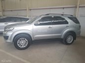 Bán Toyota Fortuner 2012, số tự động, màu bạc