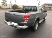 Cần bán xe Mitsubishi Triton 2.5MT 2015, số sàn, màu xám bạc