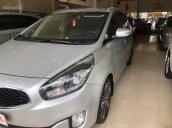 Cần bán gấp Kia Rondo CRDi đời 2015, màu bạc số tự động