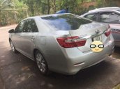 Bán xe Toyota Camry năm sản xuất 2013, màu bạc