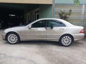 Bán Mercedes C180 đời 2004, màu bạc, giá 240tr