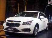 Bán Chevrolet Cruze LT đời 2018, màu trắng, giá siêu hót siêu ưu đãi chỉ 6 xe duy nhất