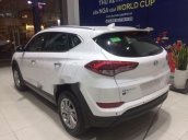 Cần bán xe Hyundai Tucson đời 2018, màu trắng, giá tốt