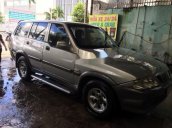 Cần bán lại xe Ssangyong Musso đời 2004, màu bạc