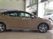 Khuyến mãi bán xe Hyundai Elantra Sport 1.6 Turbo màu vàng cát, vàng be, có xe sẵn giao ngay