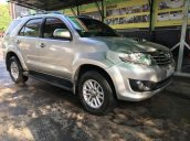 Cần bán gấp Toyota Fortuner năm 2014, màu bạc, giá tốt