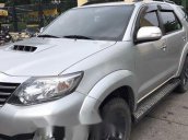 Cần bán Toyota Fortuner đời 2016, màu bạc, 885 triệu