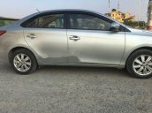 Cần bán gấp Toyota Vios 2015, màu bạc 