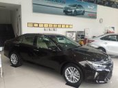 Bán Toyota Camry 2.0E 2018, màu đen, giá chỉ 940 triệu