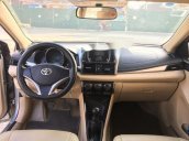 Cần bán gấp Toyota Vios 2015, màu bạc 