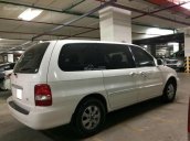 Cần bán xe Kia Carnival 2007 số sàn, màu trắng