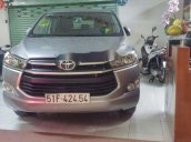 Cần bán lại xe Toyota Innova đời 2016, màu bạc, giá tốt