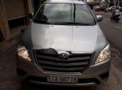 Cần bán xe Toyota Innova đời 2014, màu bạc