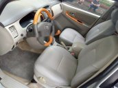 Cần bán xe Toyota Innova đời 2010, màu bạc, 450 triệu