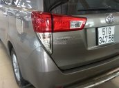 Cần bán Toyota Innova 2.0E năm sản xuất 2017, màu bạc, 720tr