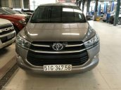 Cần bán Toyota Innova 2.0E năm sản xuất 2017, màu bạc, 720tr