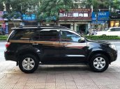 Cần bán Fortuner 2010, số sàn, máy dầu, màu đen