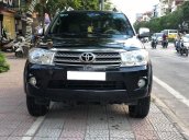 Cần bán Fortuner 2010, số sàn, máy dầu, màu đen