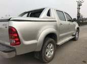 Bán xe Toyota Hilux 3.0 hai cầu 2010 màu bạc, xe ít đi còn rất mới