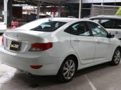 Cần bán xe Hyundai Accent 1.4MT năm 2016, màu trắng, giá tốt