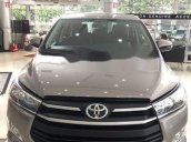 Cần bán Toyota Innova năm sản xuất 2018, màu nâu xám